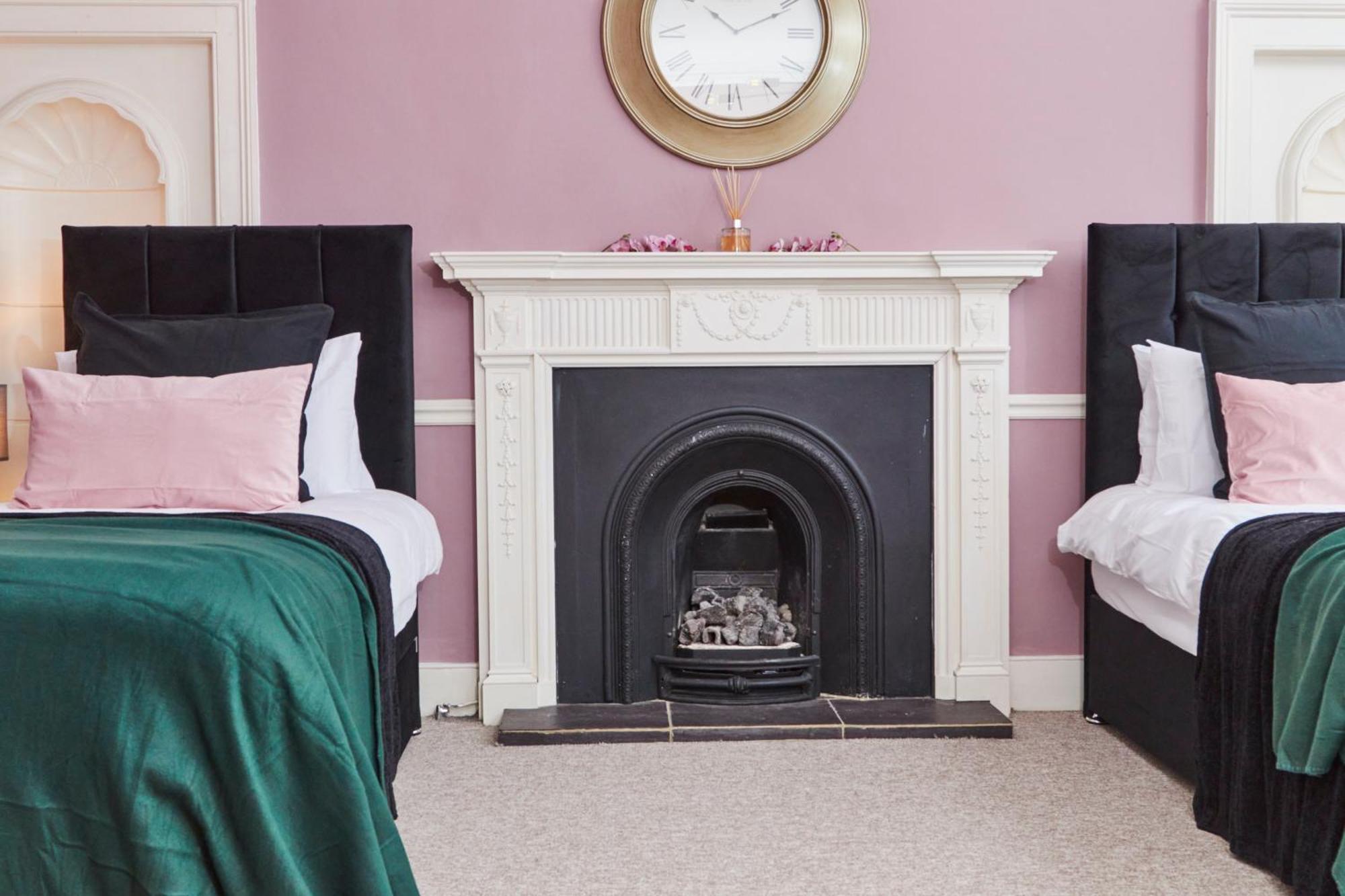 Beautiful 2Bedroom 4 Actual Beds House With Wifi By Purestay Bath Bagian luar foto
